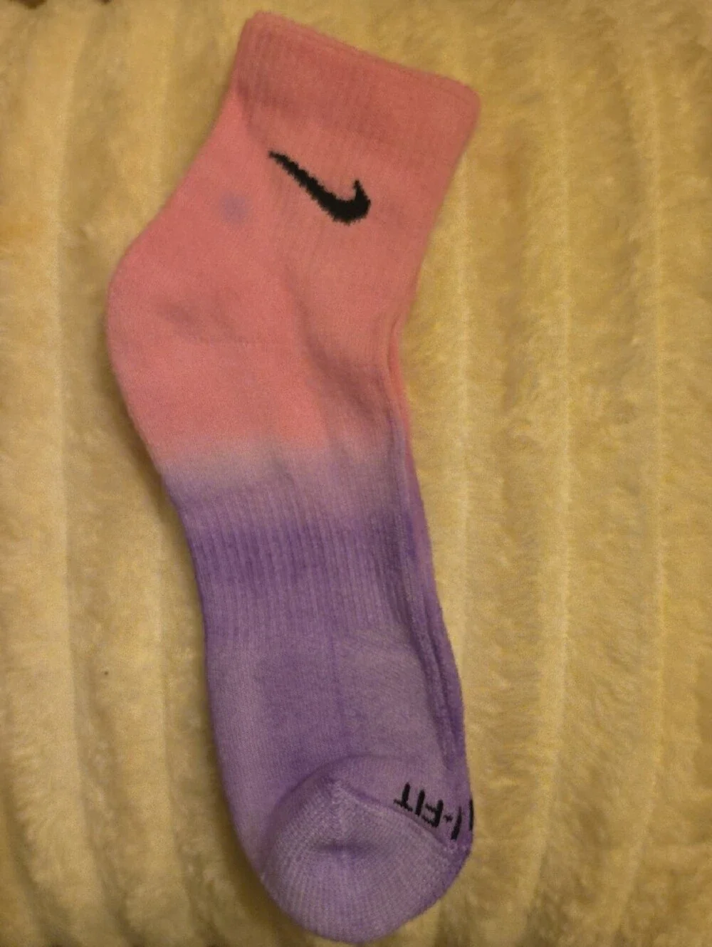 4 Nike Crew Socks Pack - Tie-Dye Yellow, Pastel Lilac, Pink-Purple Ombre, Brown